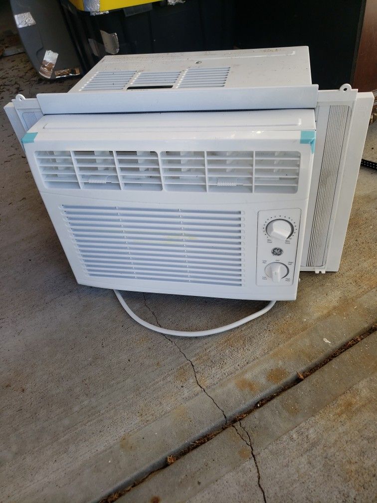 GE 5,000 BTU Window Air Conditioner