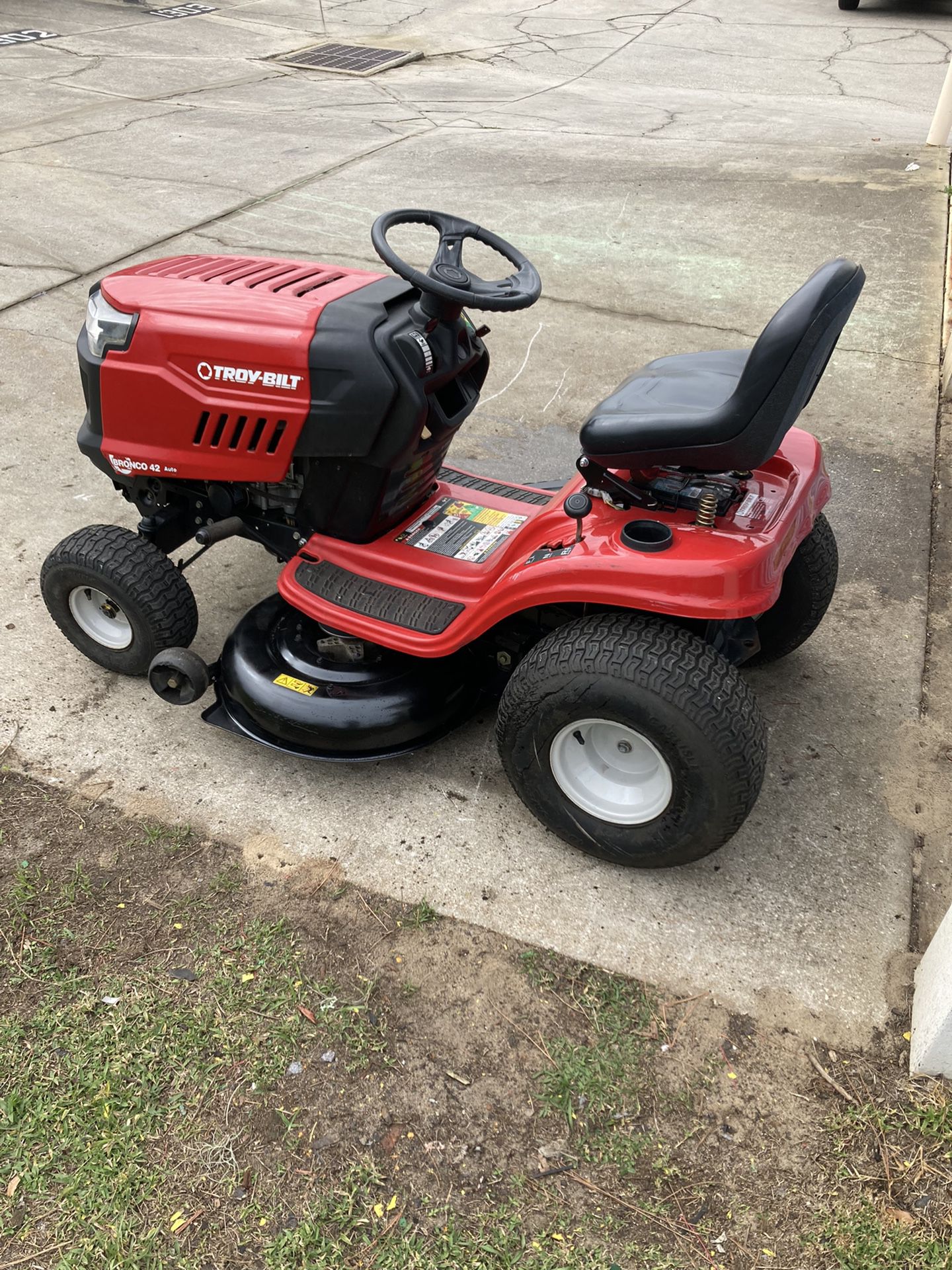 2019 Garage Kept Troybilt Bronco Tractor 42 Inch Riding Lawn Mower