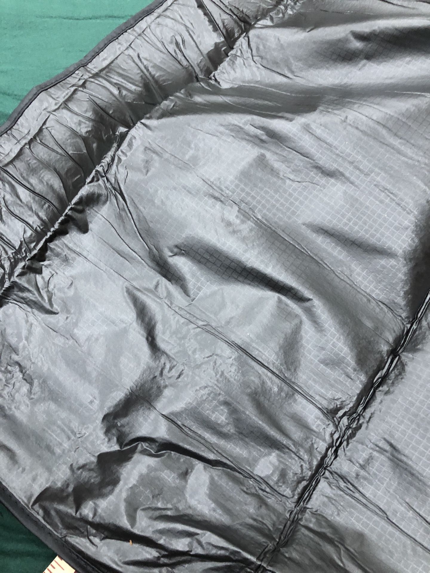 Like New Ridgefield Portable Picnic Blanket