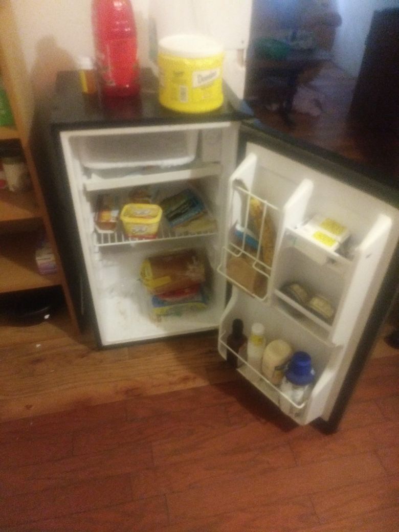 Magic chef mini fridge
