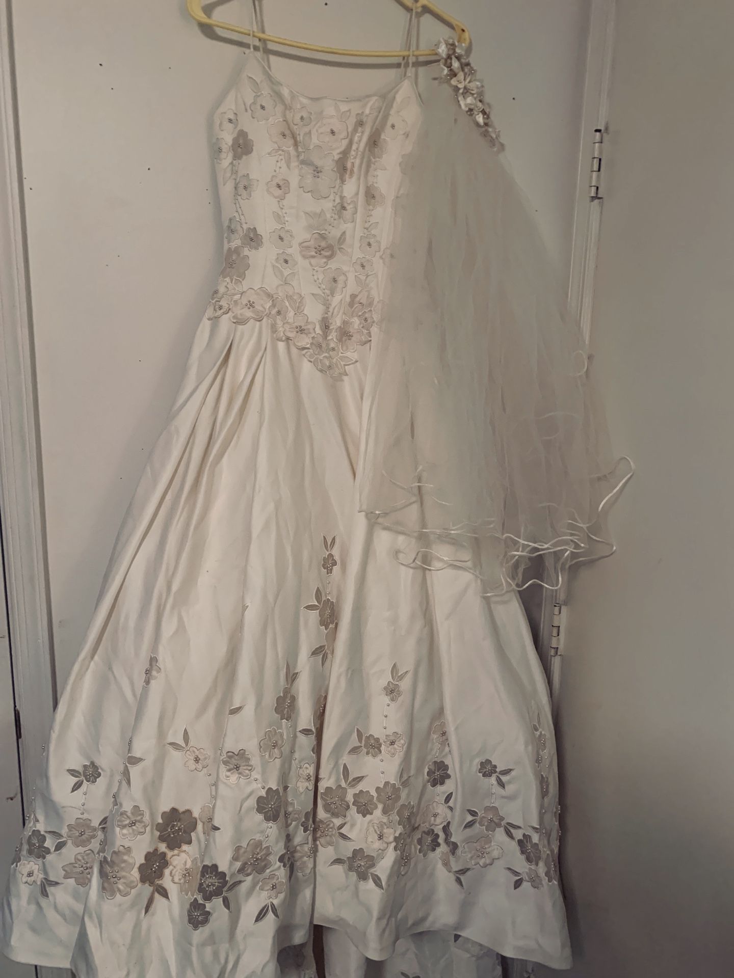 Michelangelo size 4 wedding dress