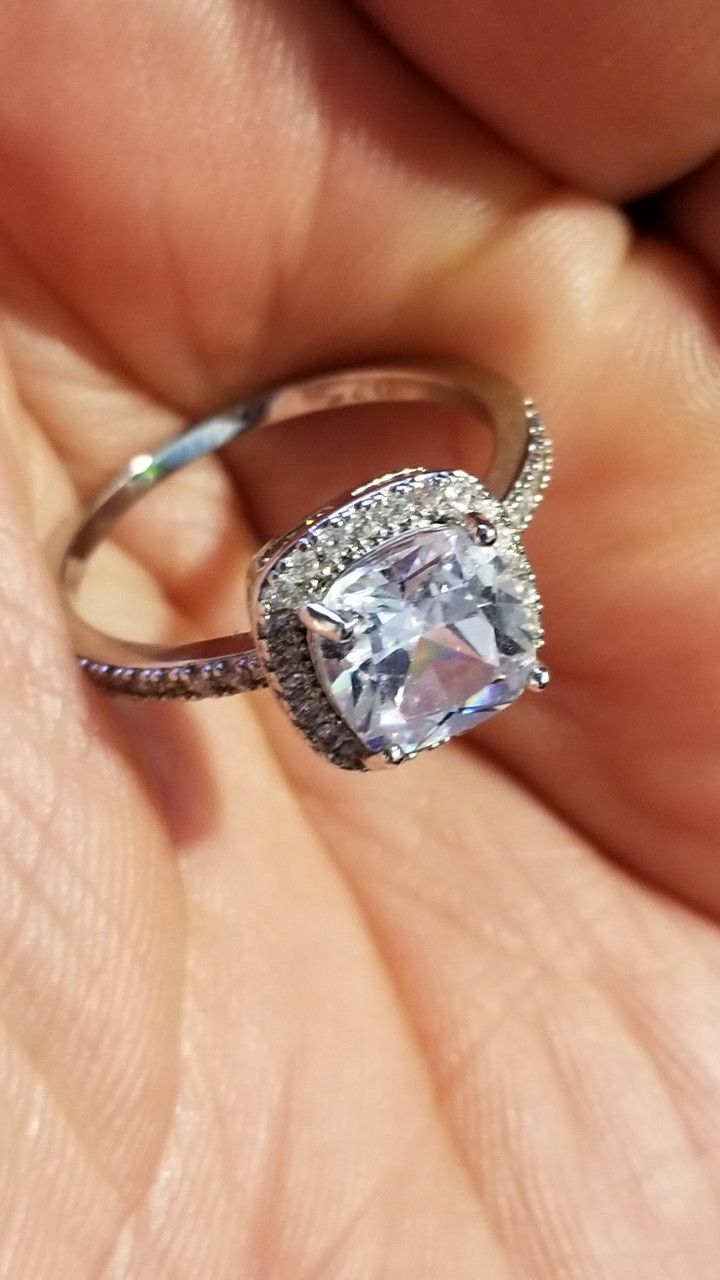 Gorgeous Women's Round Cut Wedding Engagement Promises Ring Size 9.0