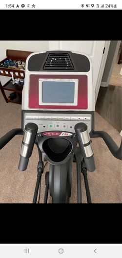 SOLE E35 ELLIPTICAL MACHINE. ( LIKE NEW. & DELIVERY AVAILABLE TODAY) Thumbnail