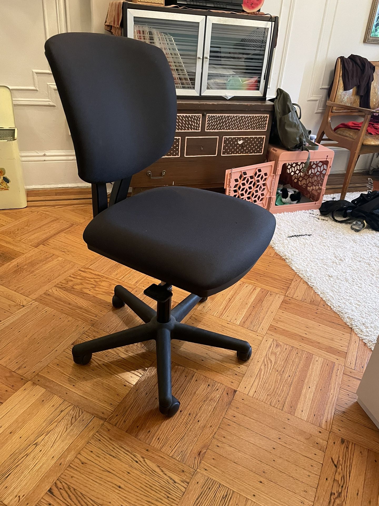 Perfect office Rolling Chair In Great Condition! 
