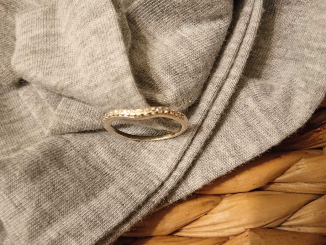Shane Co.
Diamond Contour Wedding Band