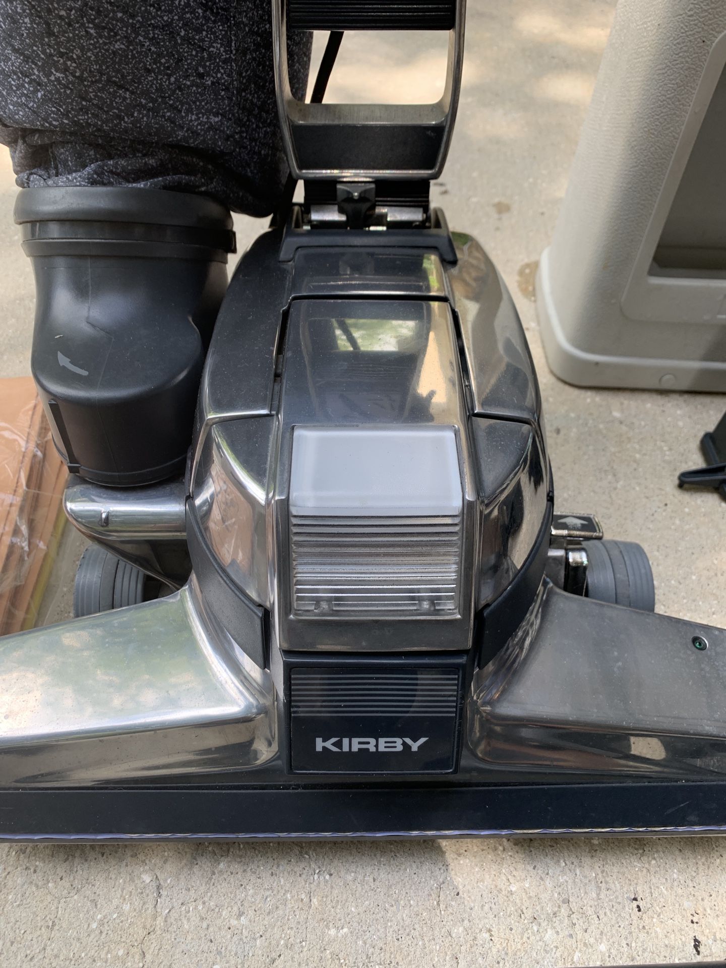 “Kirby G4” Used Excellent Condition With Shampoo Attachment