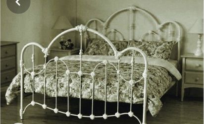 Antique style white twin bed with new Matress Thumbnail