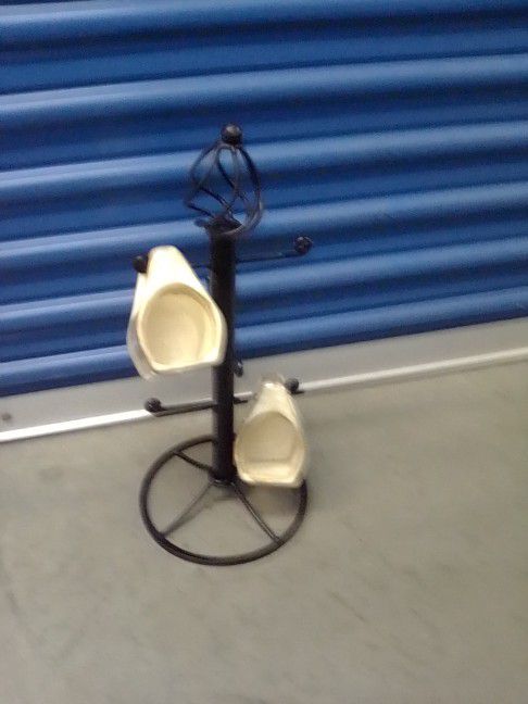  Like NEW, Rod Iron Coffee Cup Holder. Holds 6 