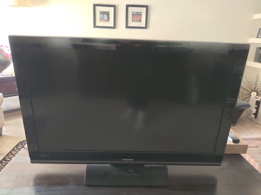 40" Toshiba LCD TV 1080p