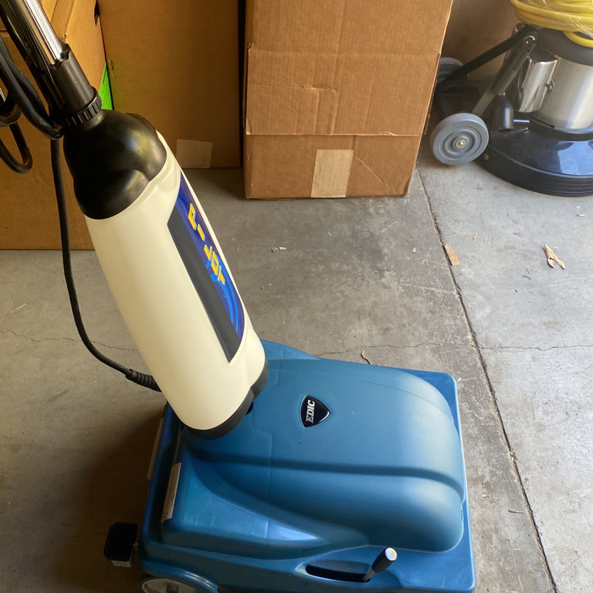 EDIC Pilot Hard Floor / Grout And Tile Cleaning Scrubber
