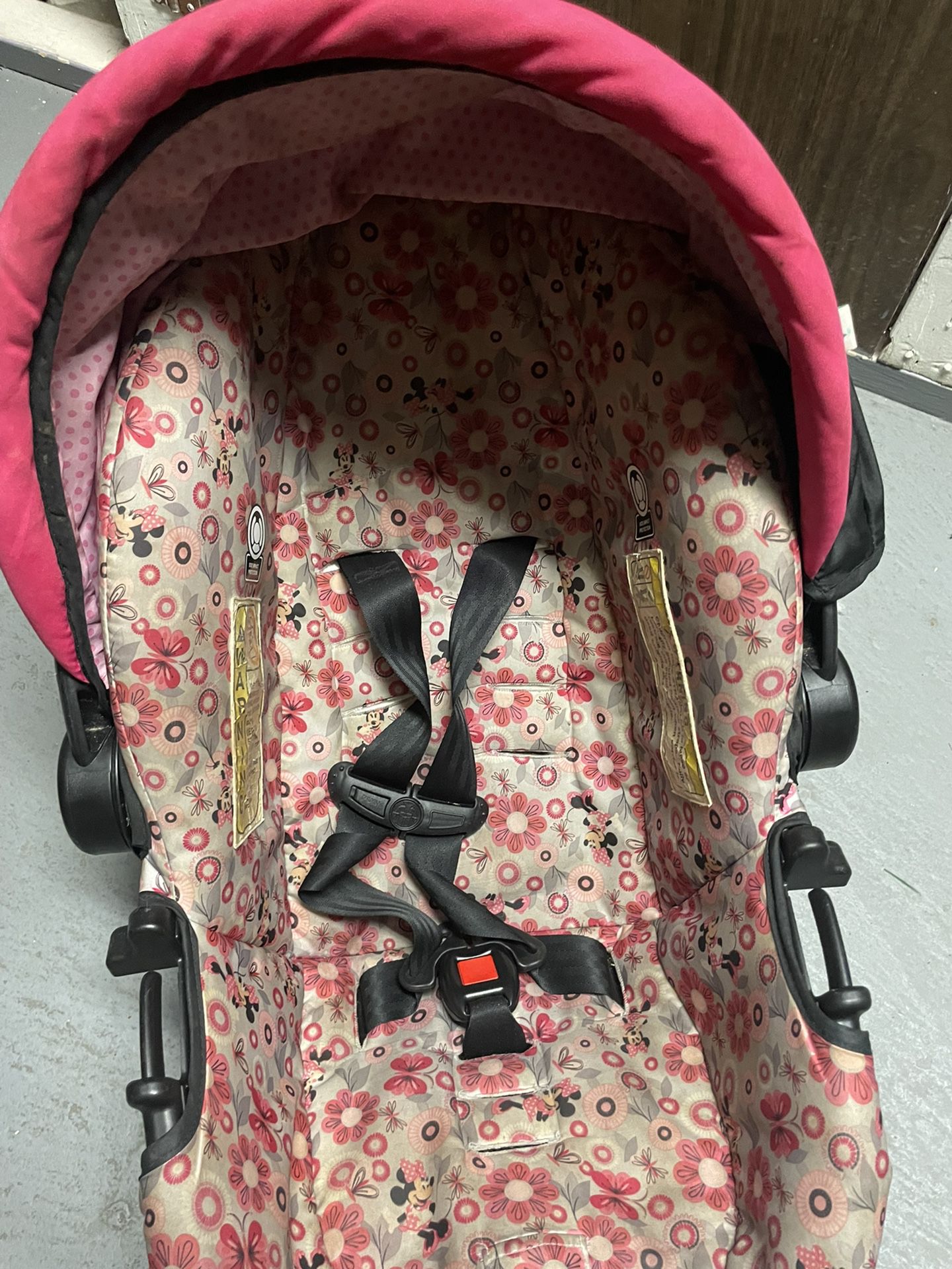 A baby Girl Car seat 