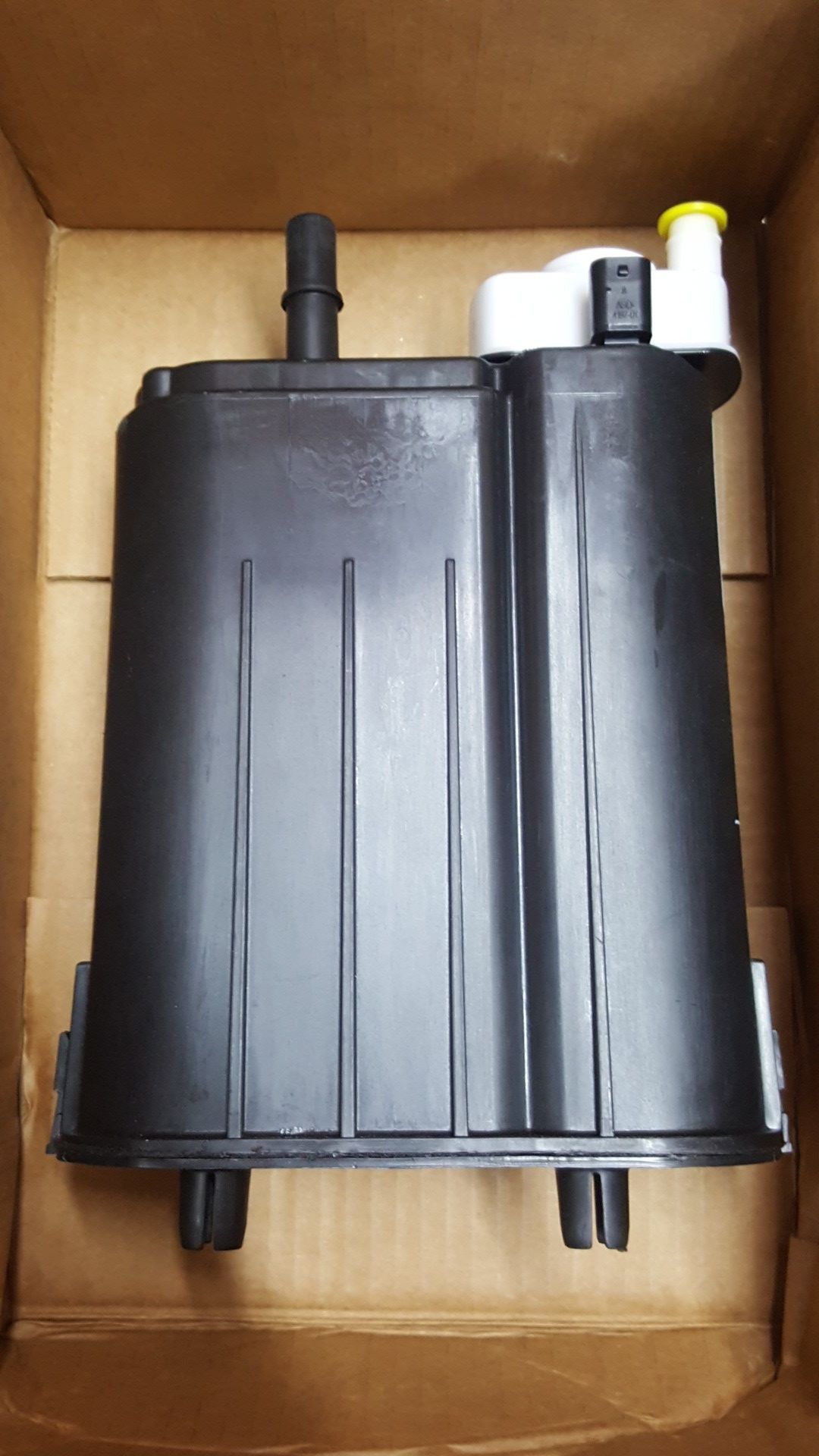 BRAND NEW OEM MOPAR VAPOR CANISTER FOR 1112 NITRO OR JEEP LIBERTY PART