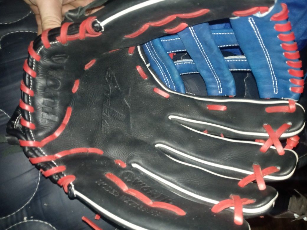 WORTH: WXTBFT XTREME (XT) SERIES 13" FIRST BASEMEN'S SOFTBALL GLOVE