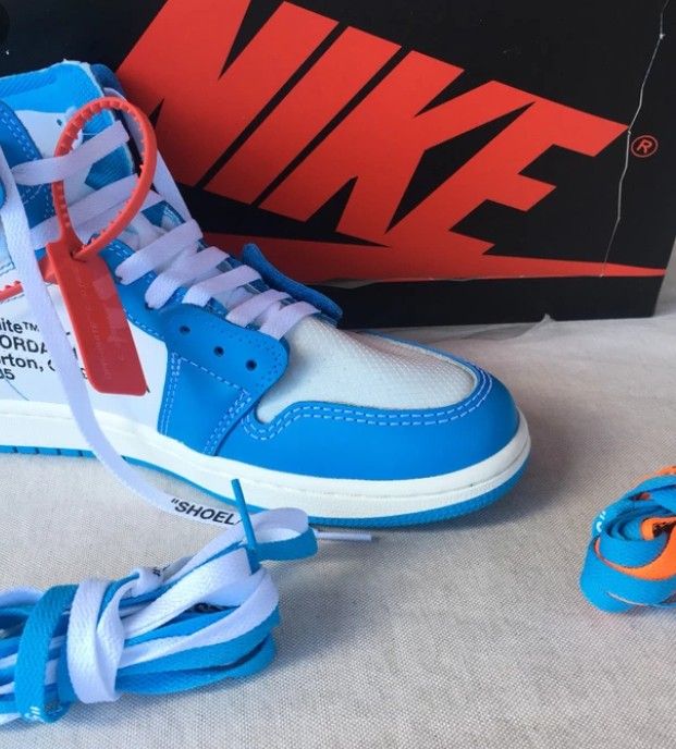 unc 1s off white
