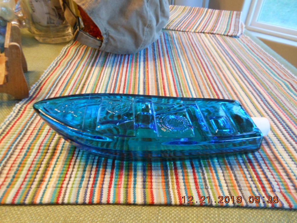 Vintage Avon Spicy After Shave “Gone Fishing” Blue Glass Boat