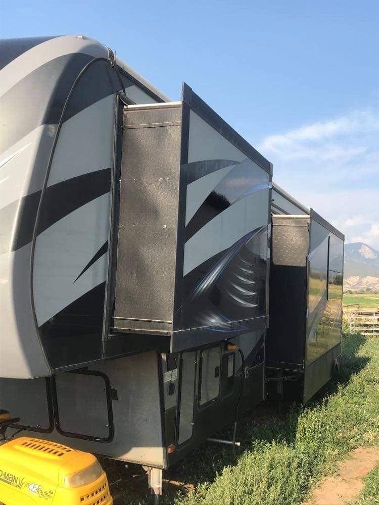 2017 Keystone Chrome
