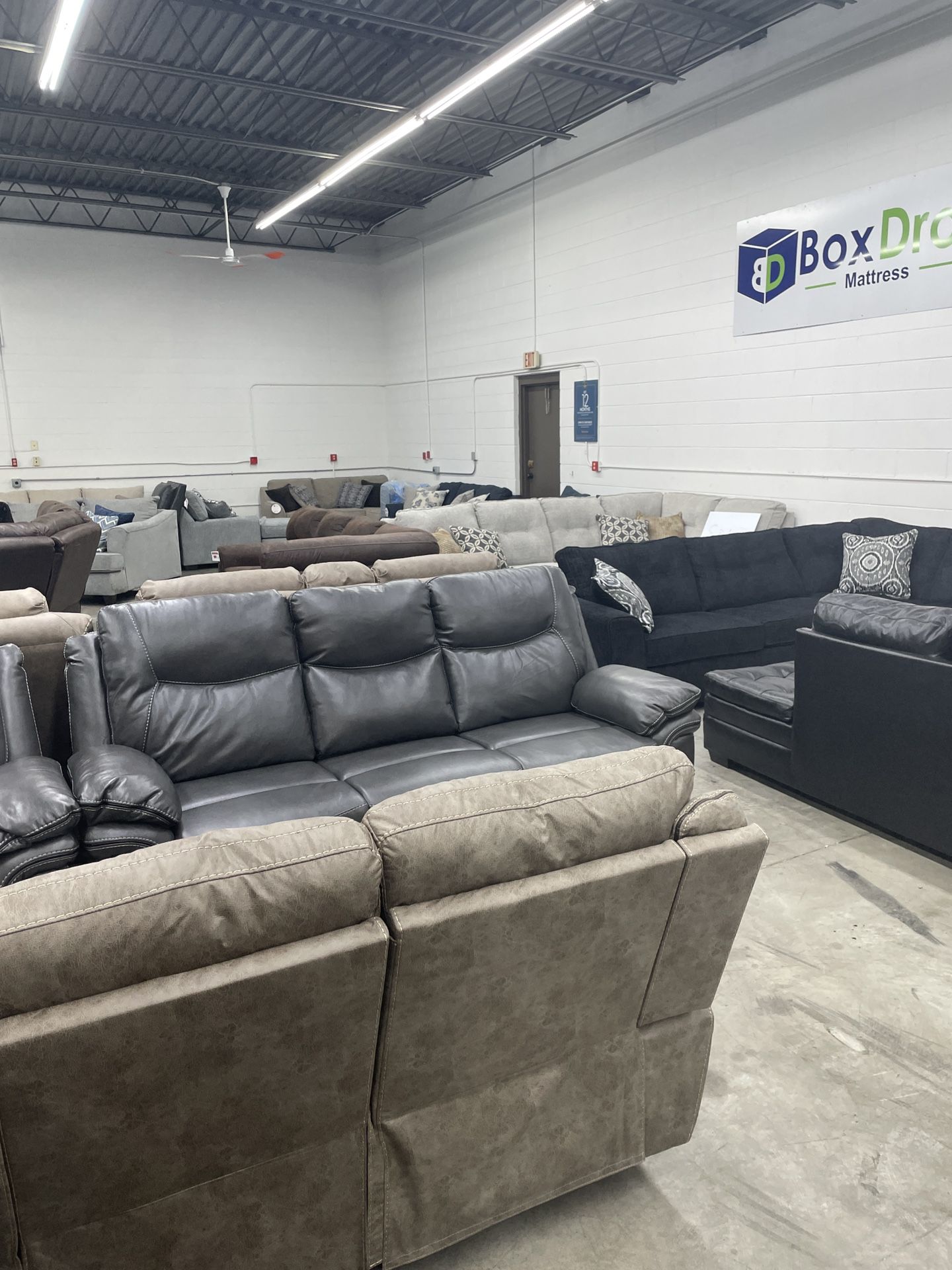 Sofas, Loveseats And Sectionals 