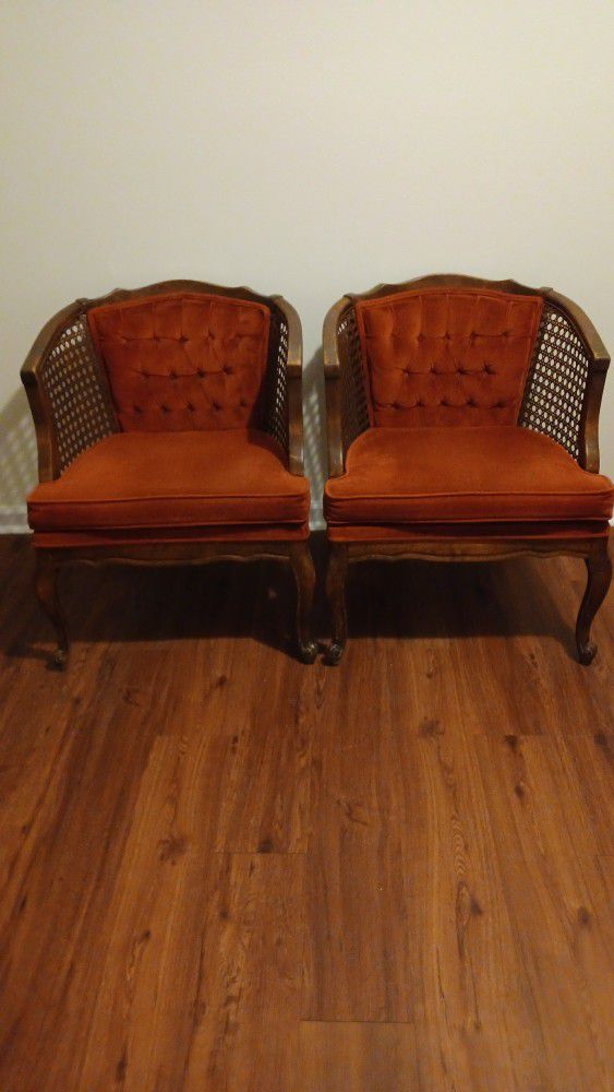 Antique Wood&Wicker Chairs. Non smoking home&pet free.