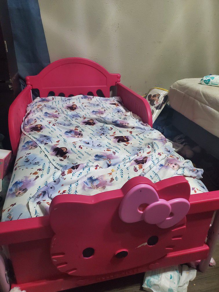 Hello Kitty TODDLER BED