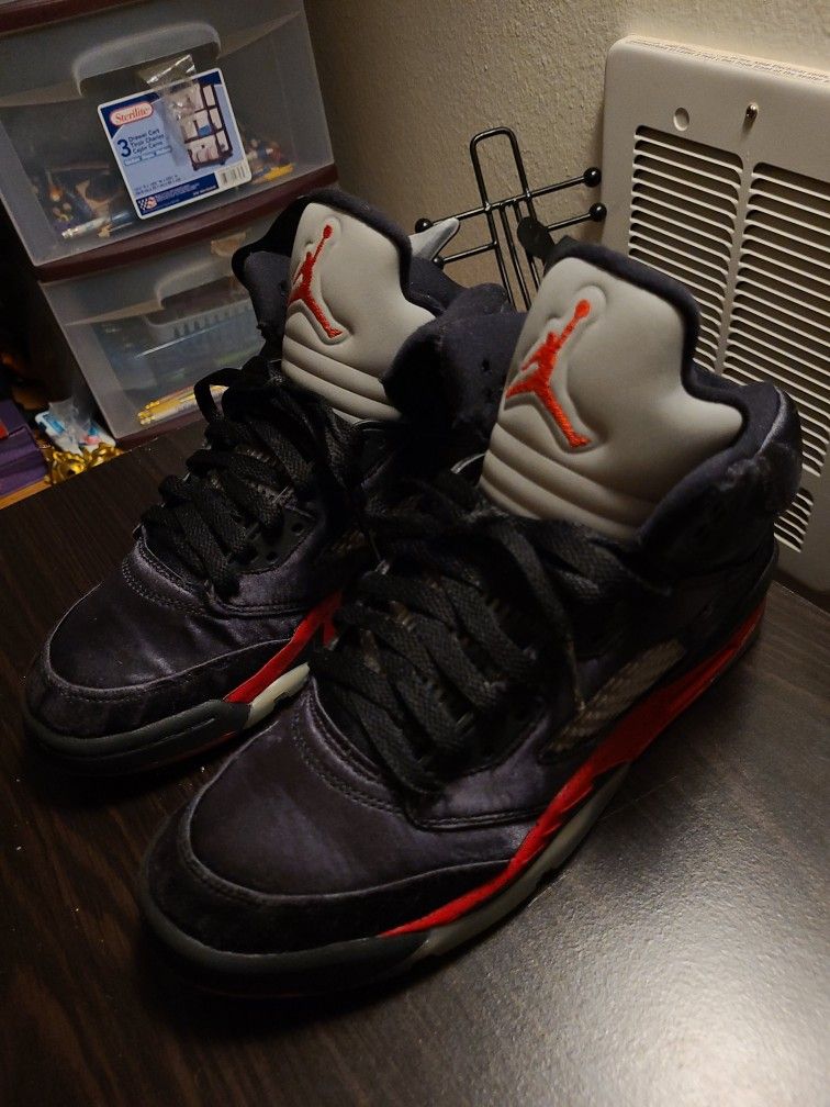 Satin bred