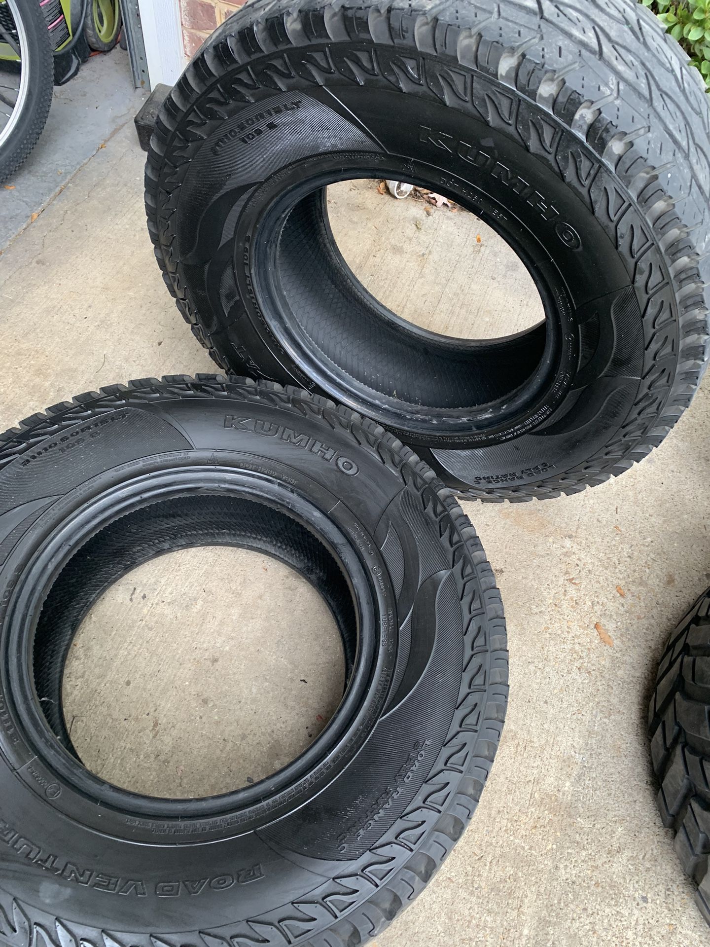 2 Kumho Road Venture AT 31/10.5/R15 Truck Tires
