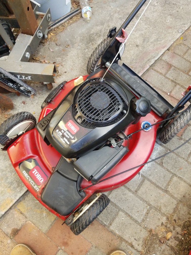 A.S.I.S TORO SELF DRIVE MOWER IN GOOD WORKING CONDITIONS
