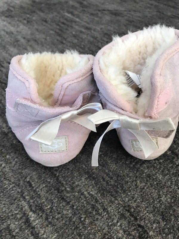 Ugg boot pink girls toddler size 5.5-6 super warm
