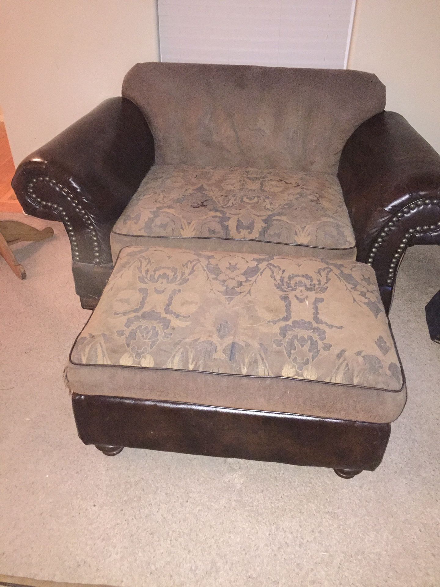 2 oversized chairs