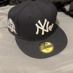 Exclusive Fitted NY Yankees Navy Blue Pink Heart/Bottom 27x Champ 7 3/4 Thumbnail