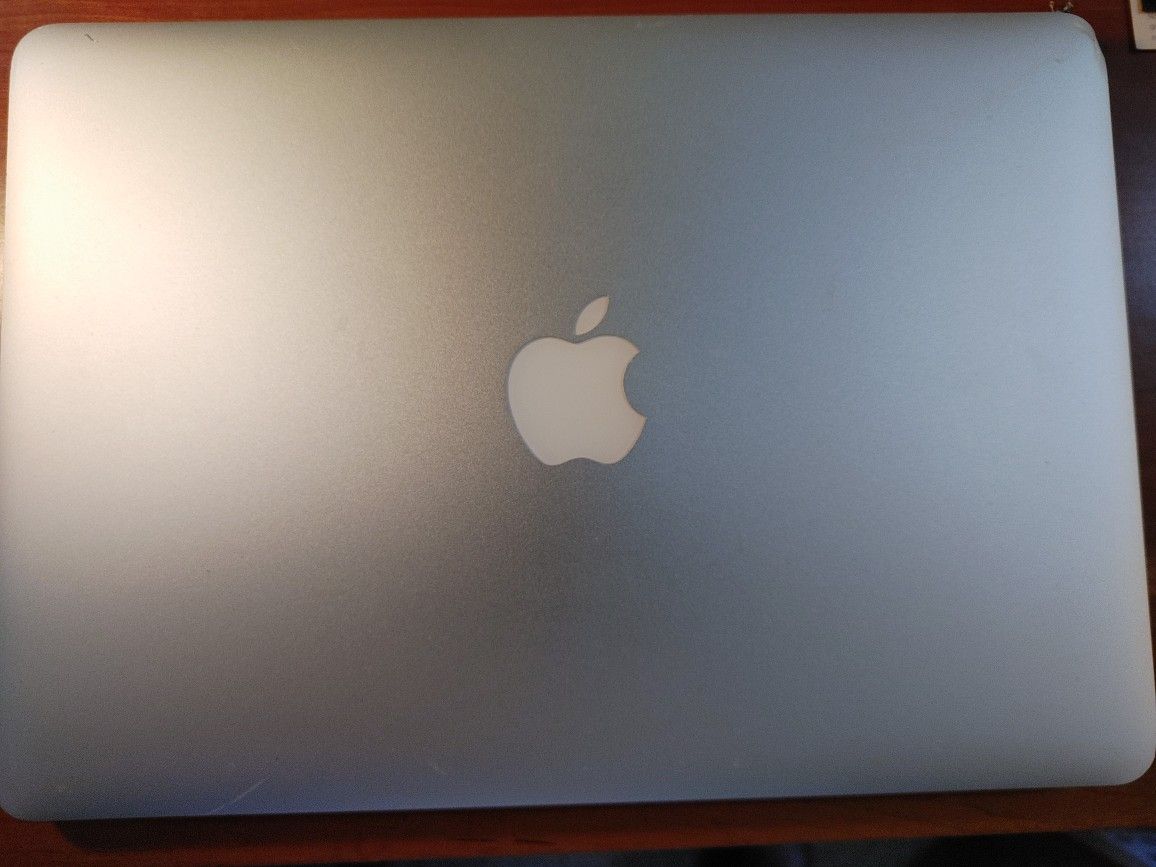 Apple MacBook Pro 12.1 Cracked Screen