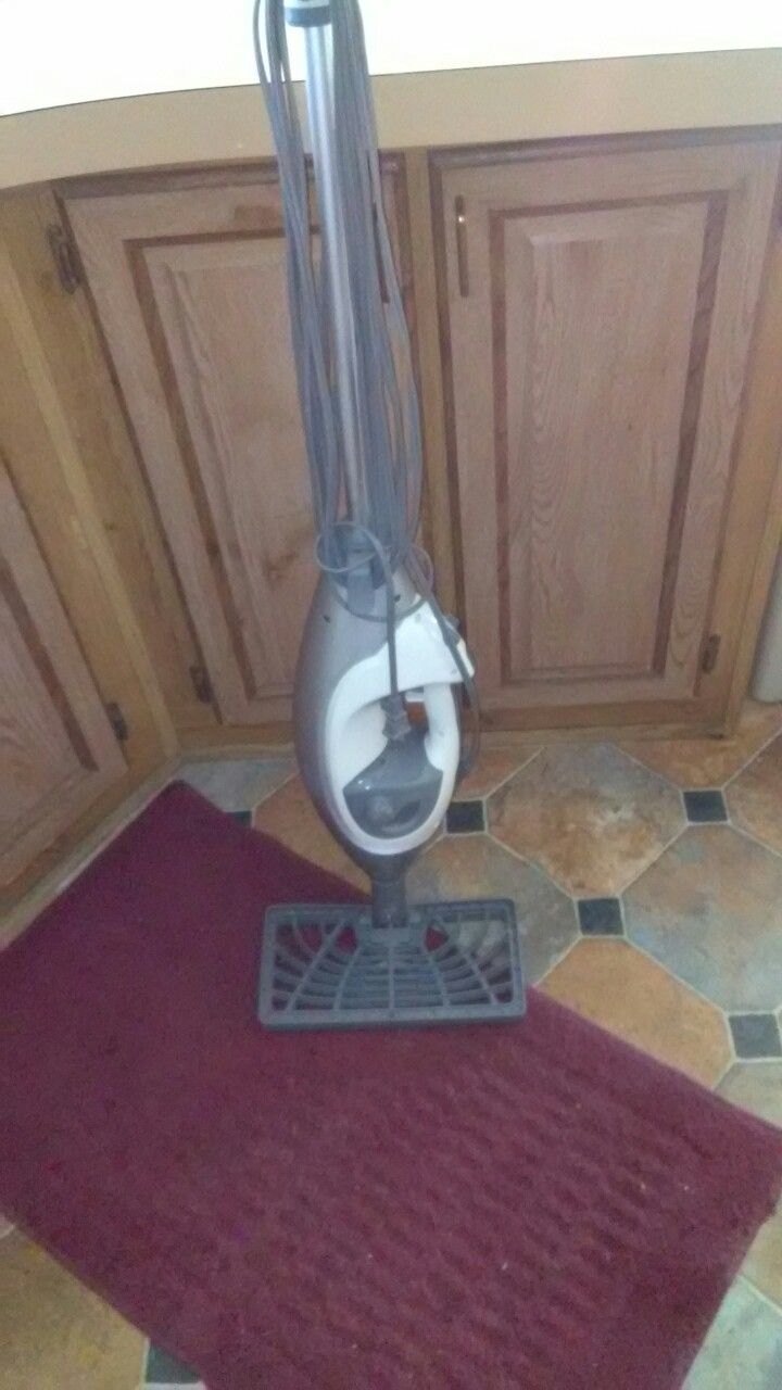 Floor steamer