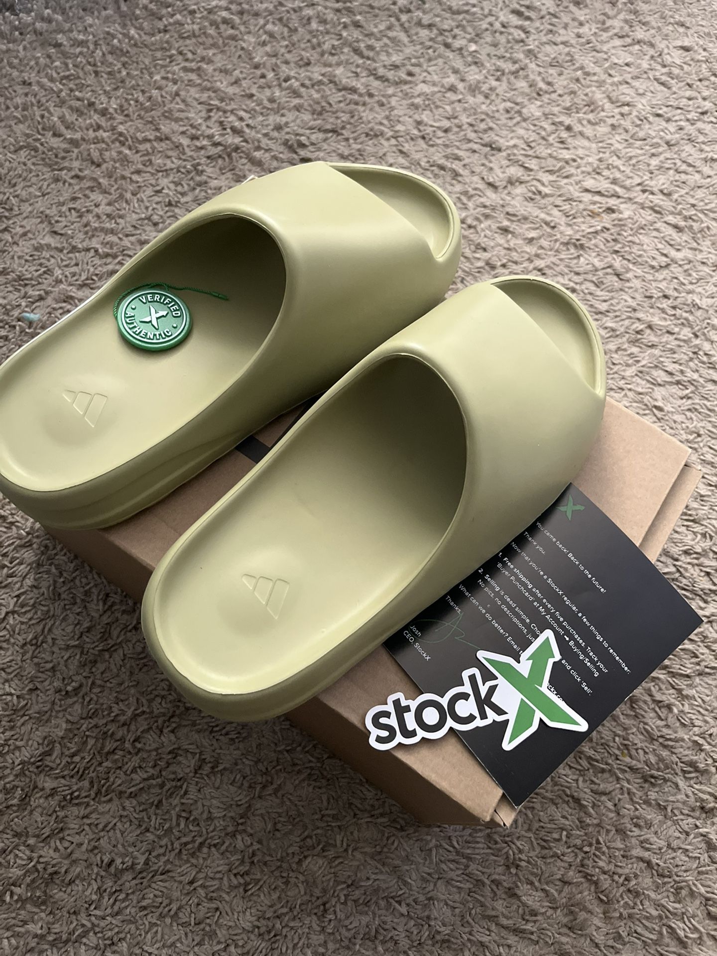 Yeezy Slides (Resins)