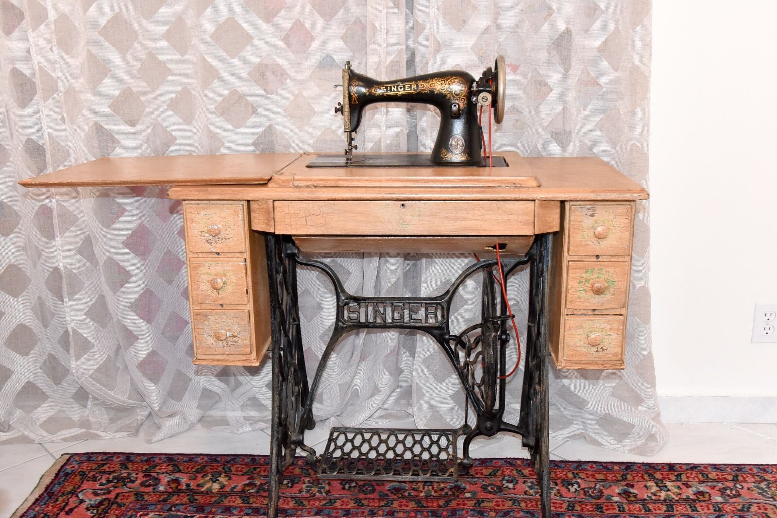 Singer Sewing Machine Antique Model 15 Treadle for Sale in Hollywood, FL OfferUp