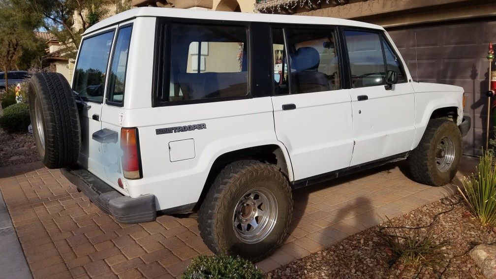 1989 Isuzu Trooper-4WD-Manual/Stick Shift- Runs Great-Clean Title In Hand