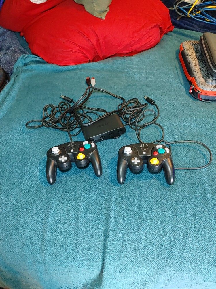 Smash Bros. Controllers and Port