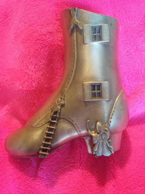 Pewter "Little Ol Lady That Lived In A Shoe"