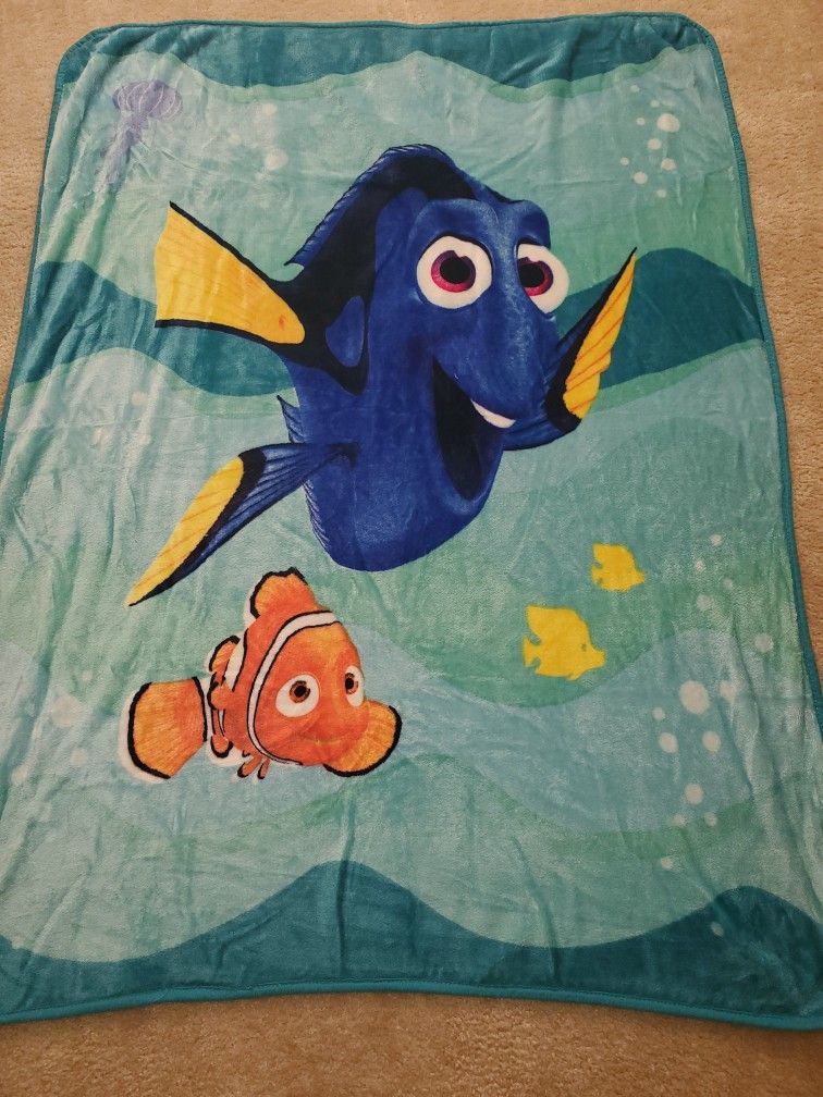 Disney Finding Nemo Throw Blanket