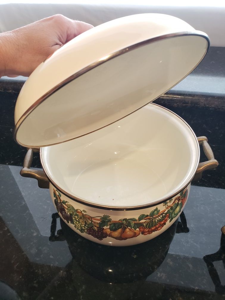 Vitroceramic cookware set