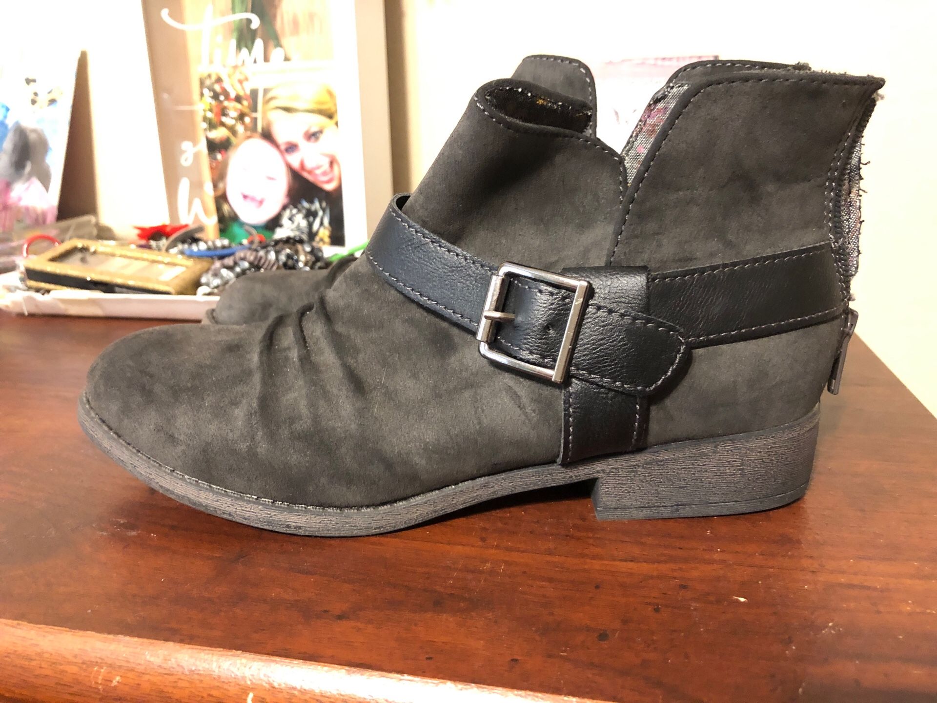 Dr scholls kids boots size 4