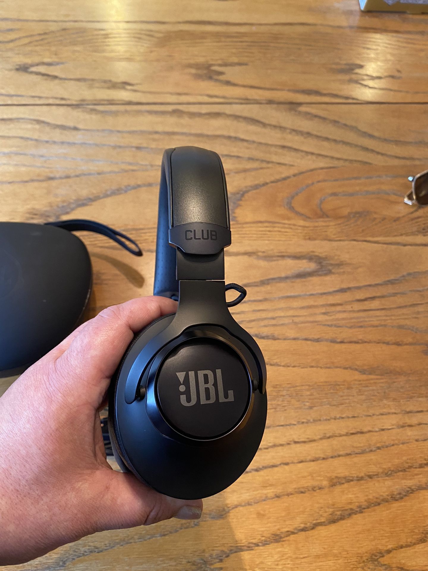 JBL - Club 950NC Wireless Noise Cancelling Over-the-Ear Headphones - Black