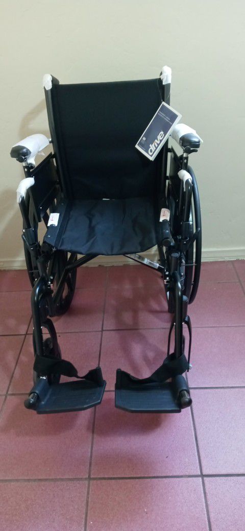 Ultralight Weight. Wheelchair. 18"   New New New 