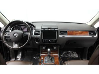 2012 Volkswagen Touareg Thumbnail