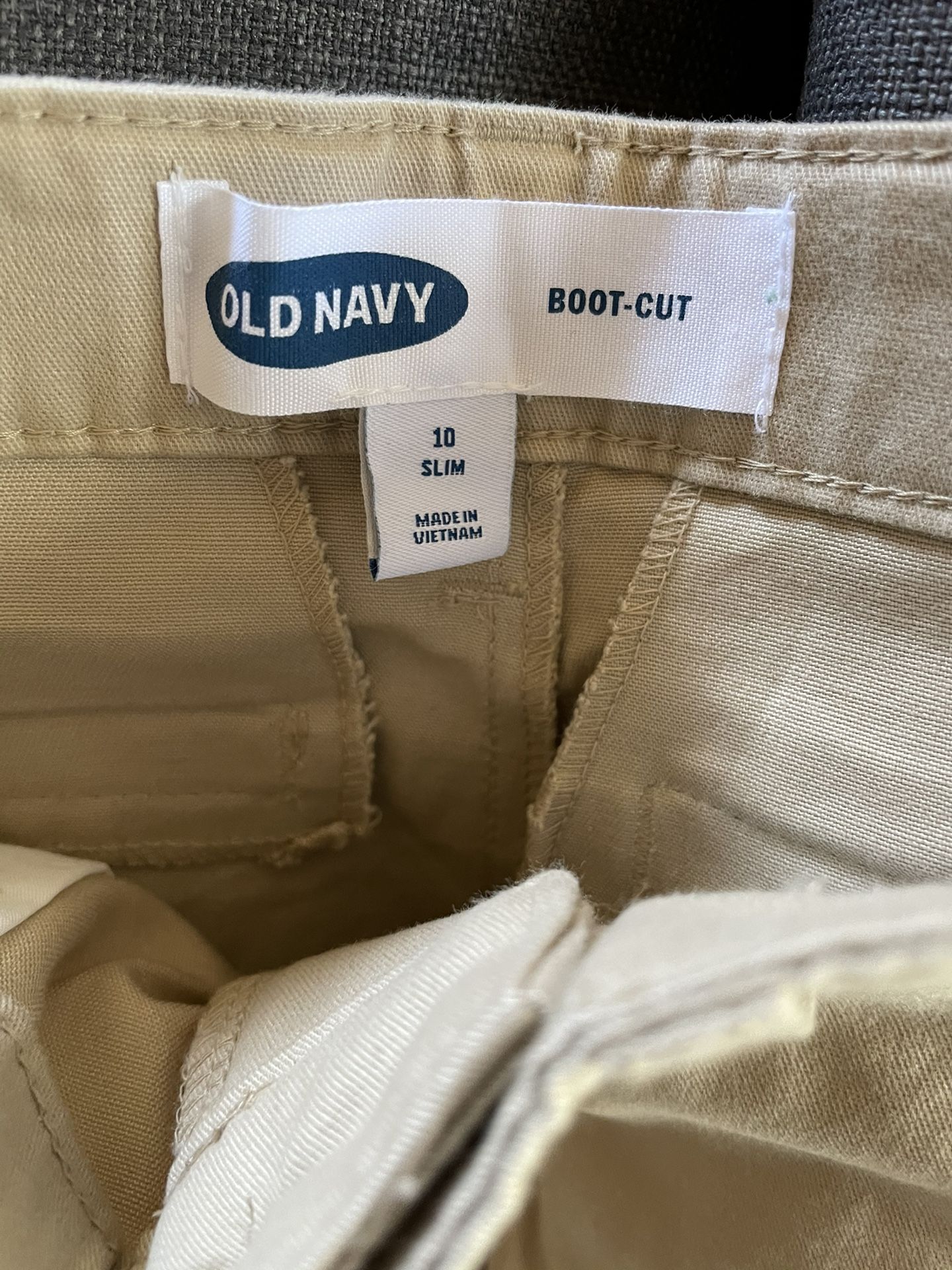 Brand new Girls Old Navy khaki boot cut uniform pants size 10 slim