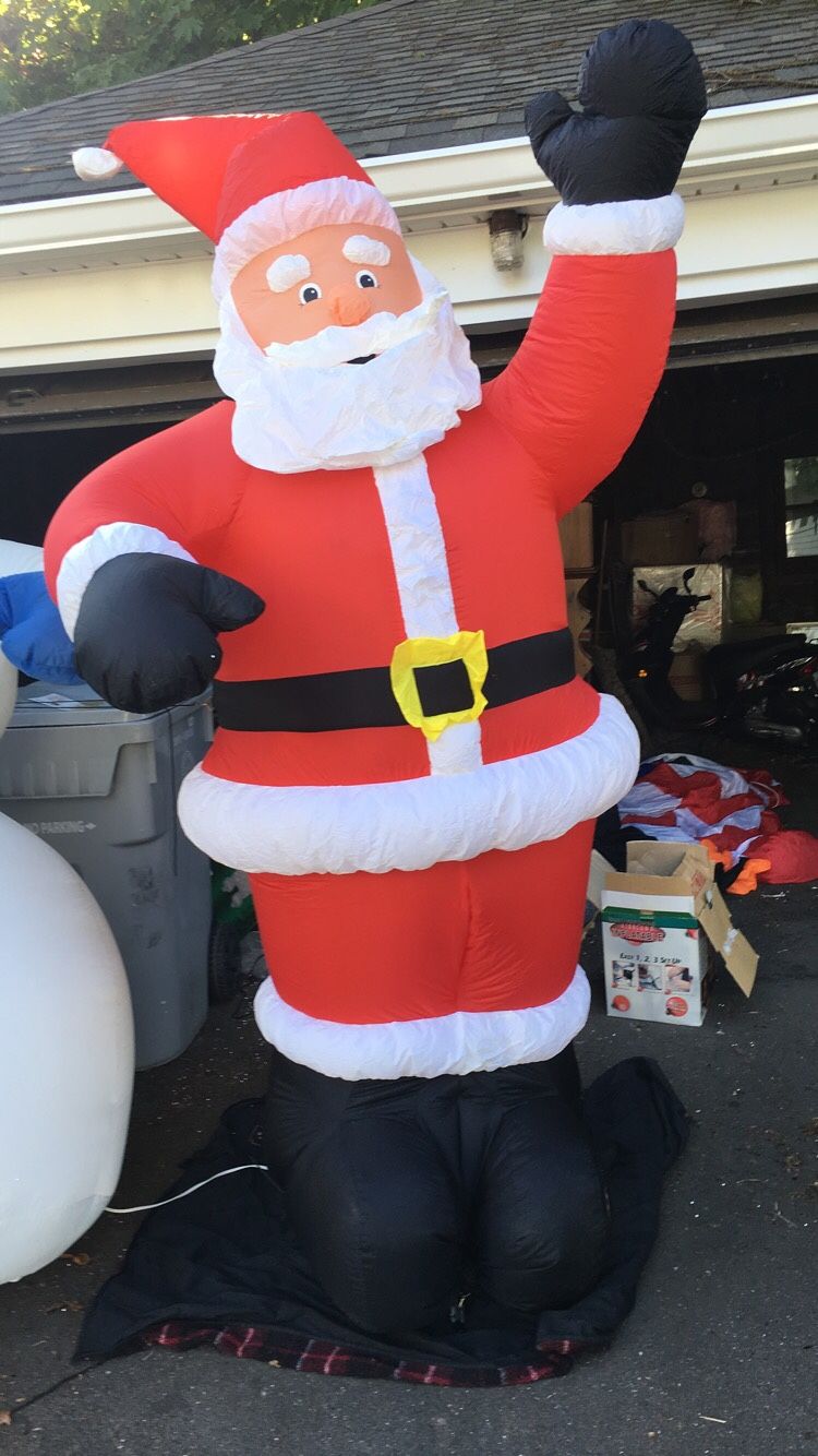 8ft santa Christmas Airblown inflatable blow up for Sale in Bristol, CT