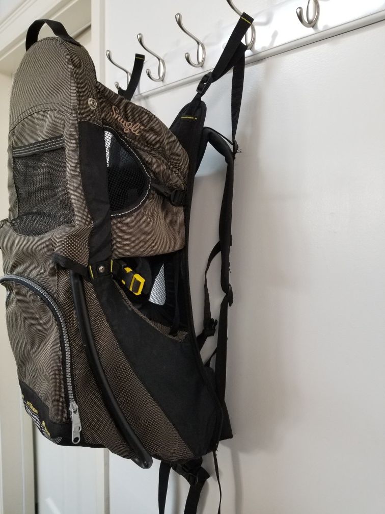 Cross Country Snugli Baby Backpack Carrier For Hiking for Sale in Maple Valley, WA OfferUp