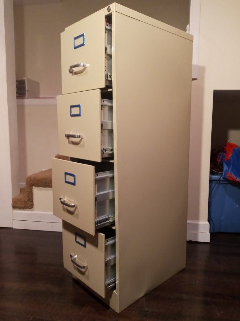 Realspace Workpro 22" Depth 4-Drawer File Cabinet Metal Putty