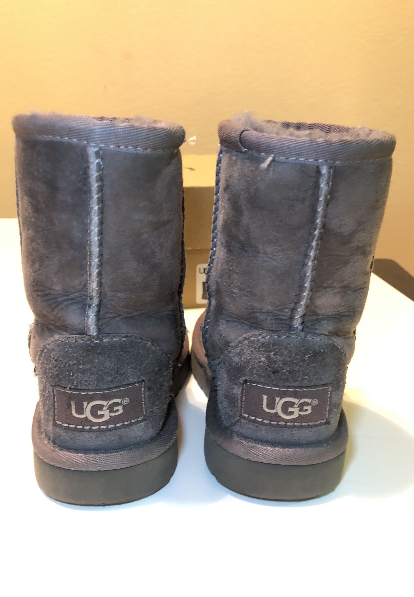 Toddler Girls Ugg boots - 8C