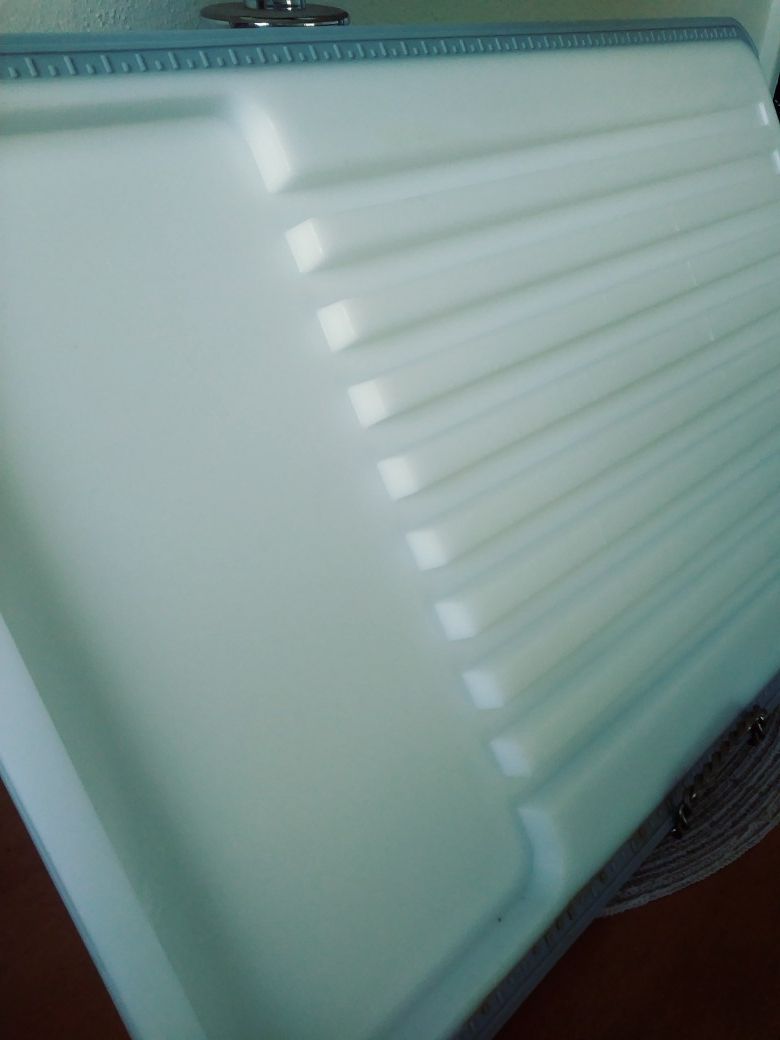 Pampered chef Cutting board -Large with Juice Wells