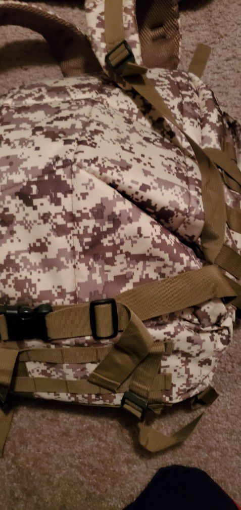 US Army Camo Utility Backpack With Straps 