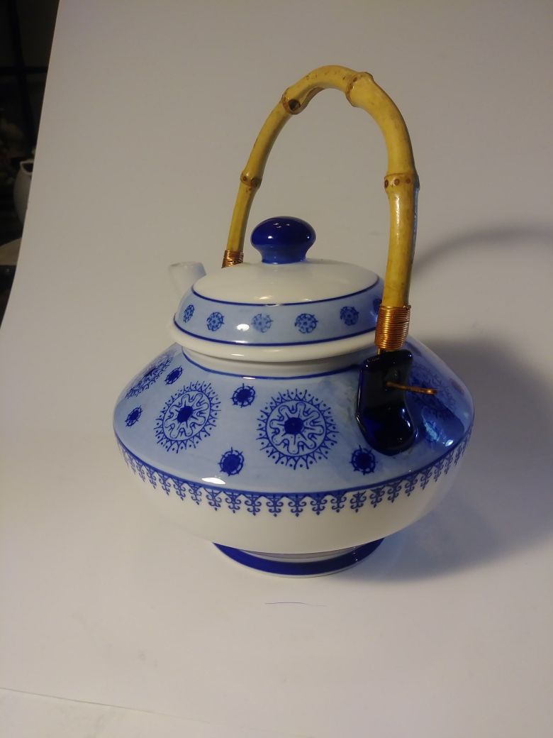 VINTAGE TEA POTS